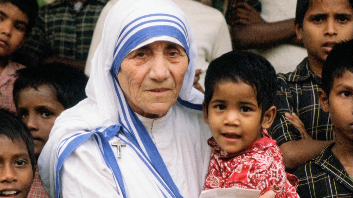 mother-teresa-indian-children.jpg