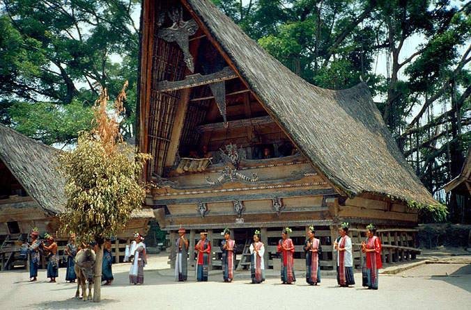 Indonesia_Sumatra_Batak_House.jpg