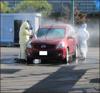 20111108-Tepco%20vehicle%20decontamination%20111015_11.jpg