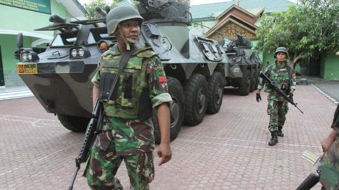 pasukan-tni-bersiaga-di-makodim.jpg