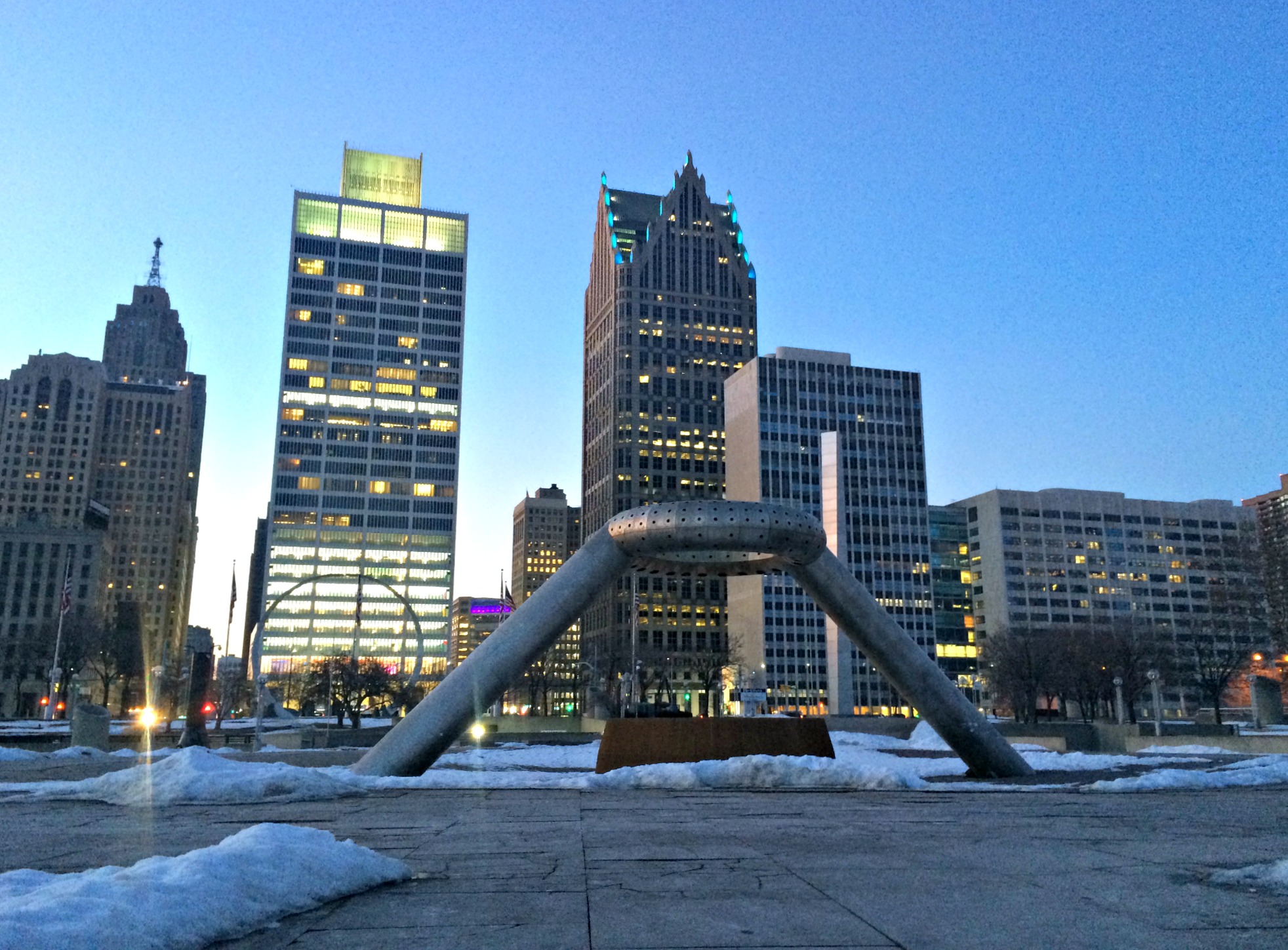 downtown-detroit-statues.jpg