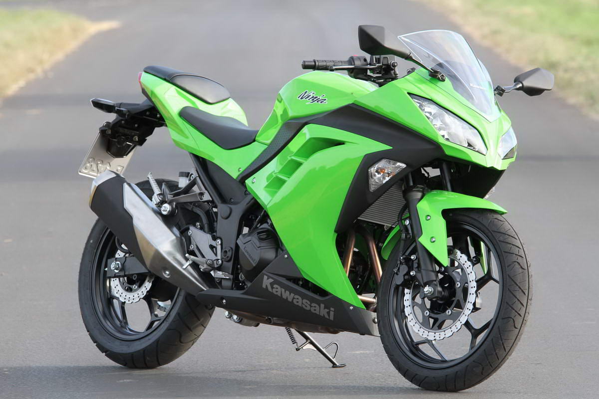 kawasaki-ninja-300-12.jpg