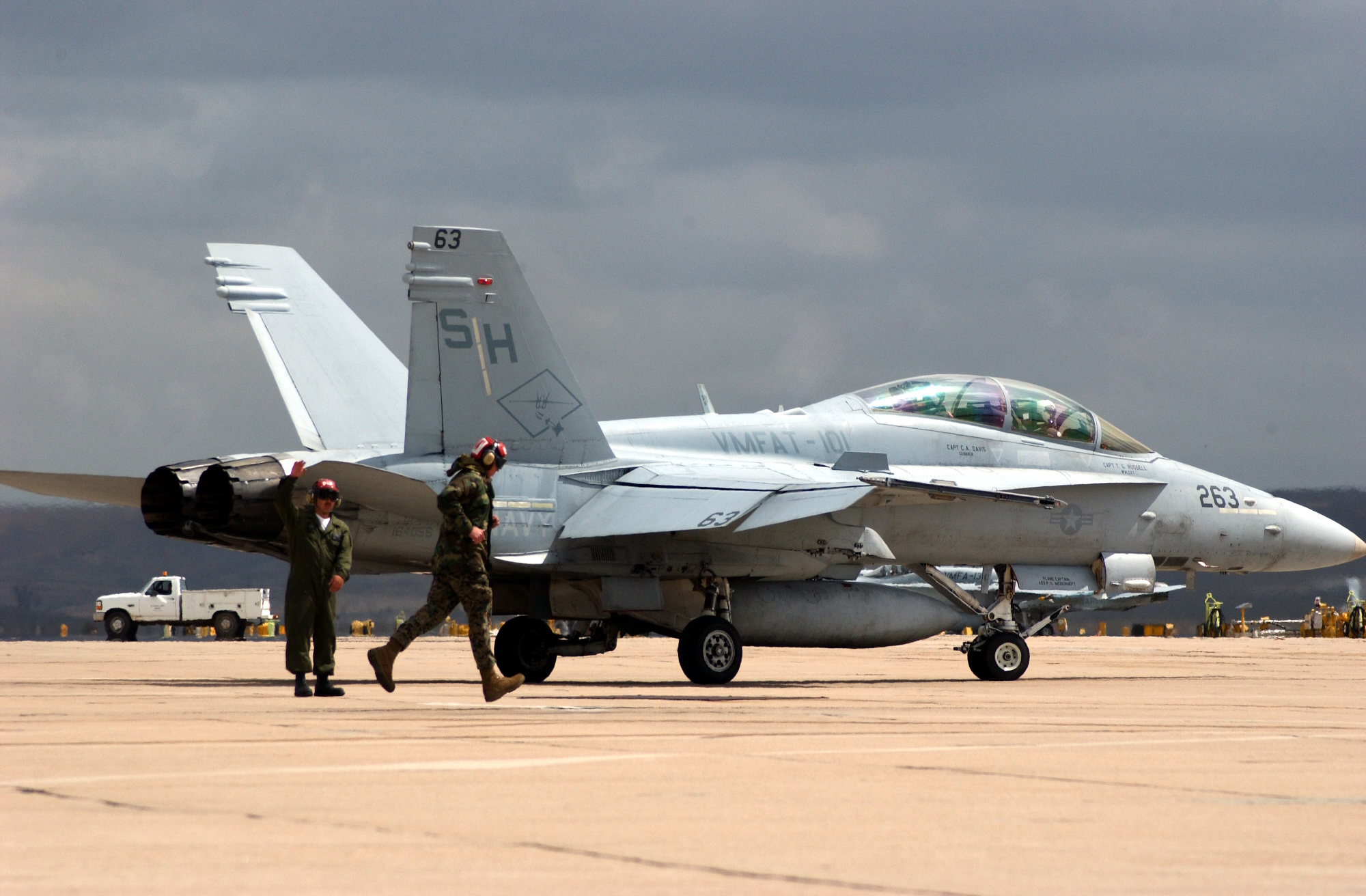 A-18D_VMFAT_101.jpg