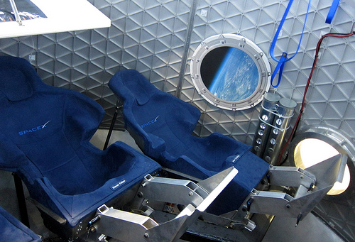 Interior_of_Dragon_crew_mock-up.jpg