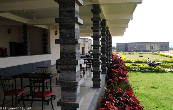 gandikota-hotel-restaurant-granite-pillars.jpg