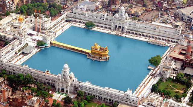 Golden+Temple+Aerial+View+by+Helicopter.jpg