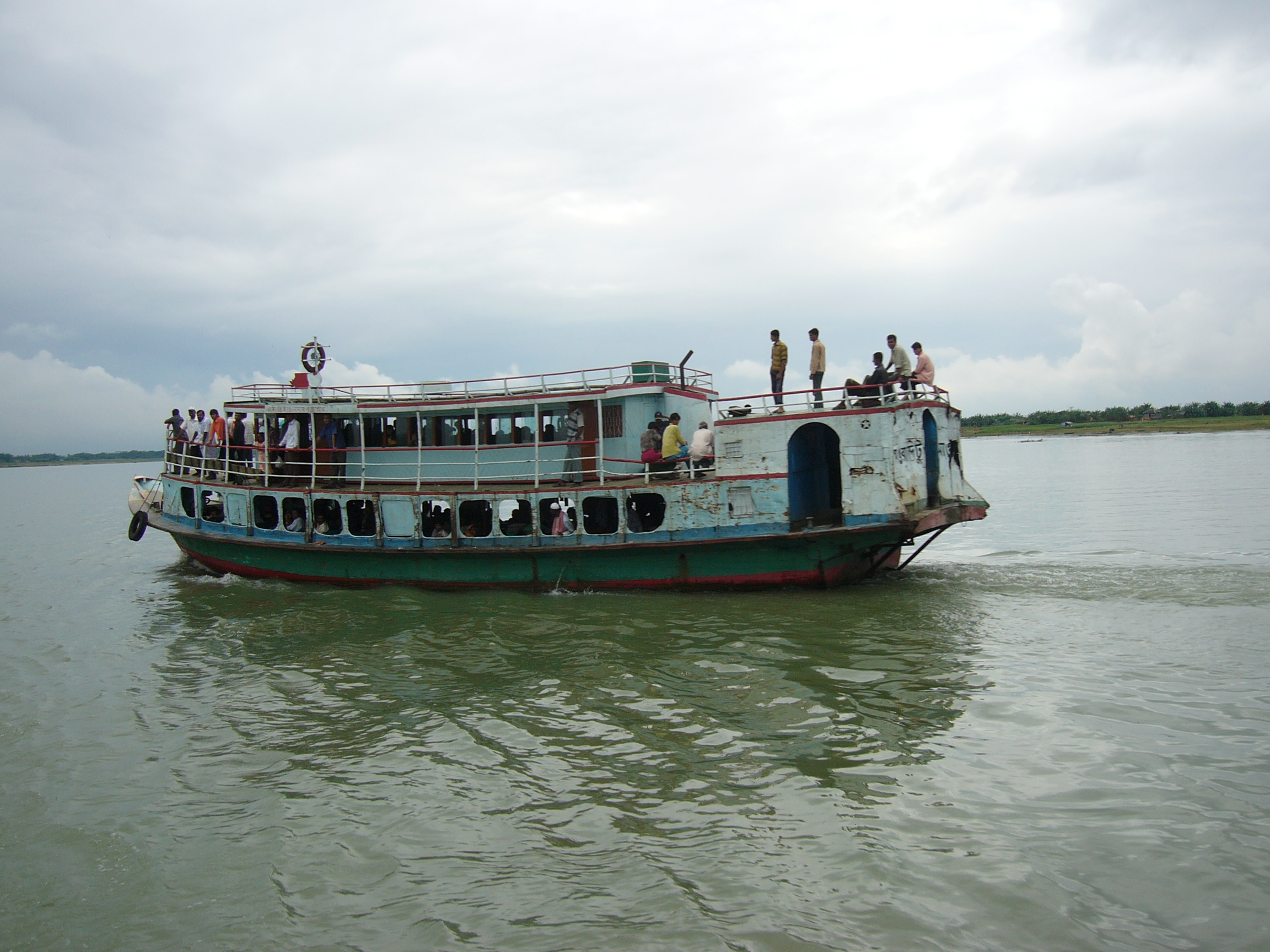 Padma_River_Bangladesh_%284%29.JPG