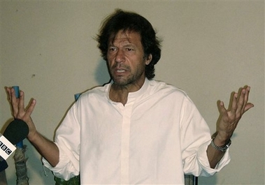 capt6b12c3a0914346bcbf92dd7d2e579e2dpakistan_imran_khan_dgk102.jpg