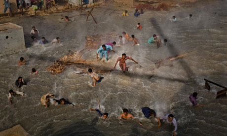 Flood-victims-in-Pakistan-007.jpg