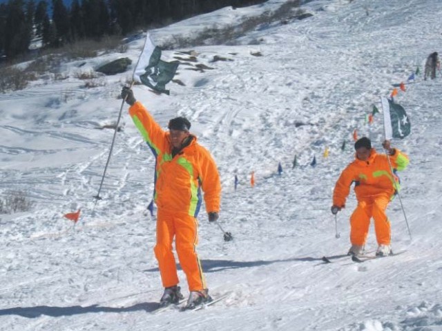 Boys-ski-Photo-Fazal-Khaliq-640x480.jpg