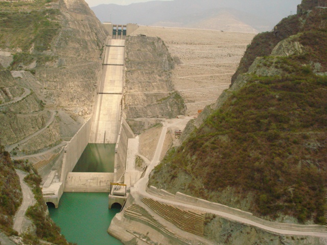 Tehri_dam_india.jpg