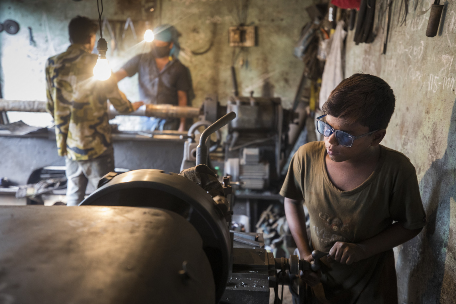 There is a demand from the international community that Bangladesh sign up to the convention and does not allow under-aged people to get into employment. Photo: Salahuddin Ahmed