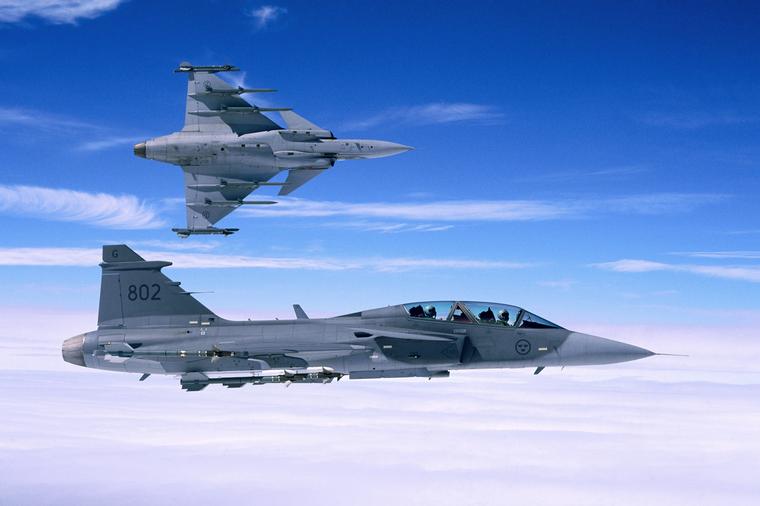 Saab%2BJAS%2B39%2BGripen%2BSweden%2BFighter%2BJet2.jpg