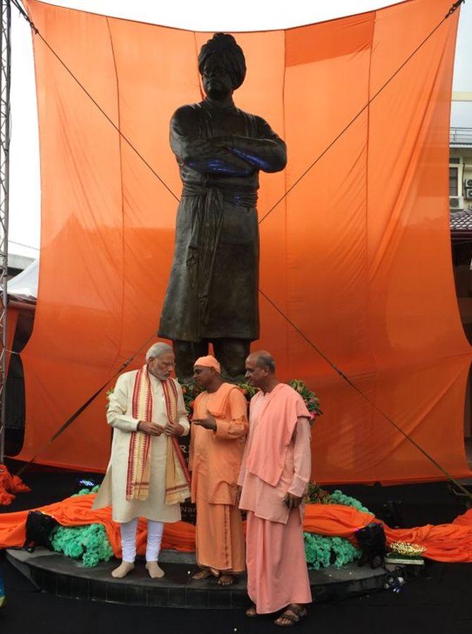 22modi-swami1.jpg