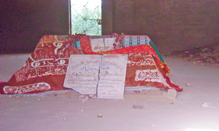 Grave_of_Hosh_Mohammad_Sheedi.jpg