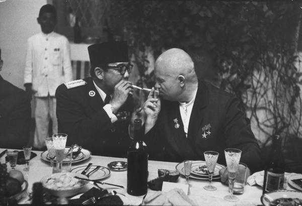 khruschev-soekarno-johndominis.jpg