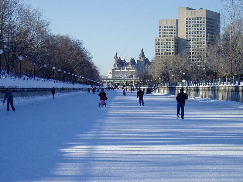 800px-Rideau_Canal_in_winter.jpg