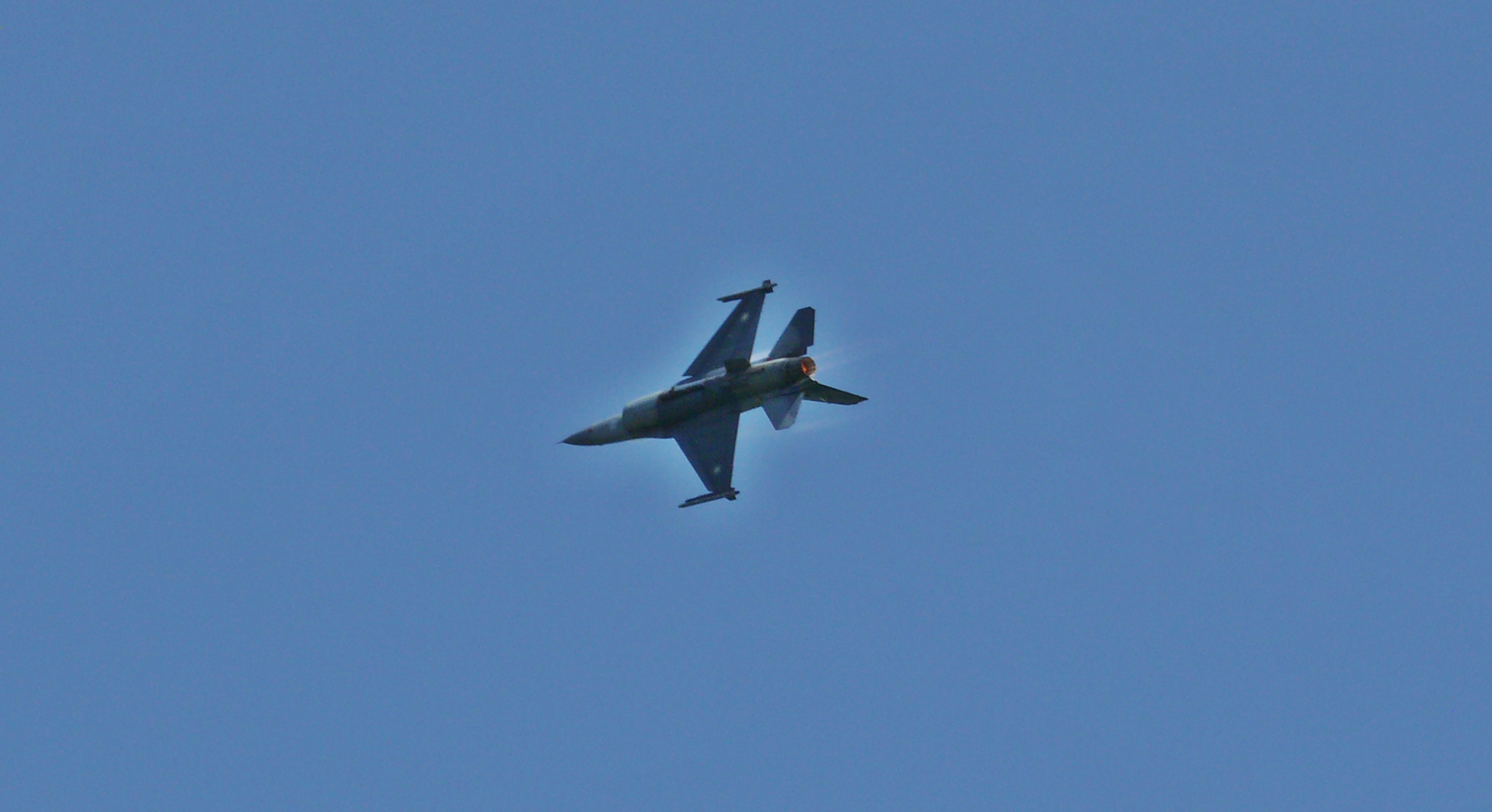 f16-jpg.254076