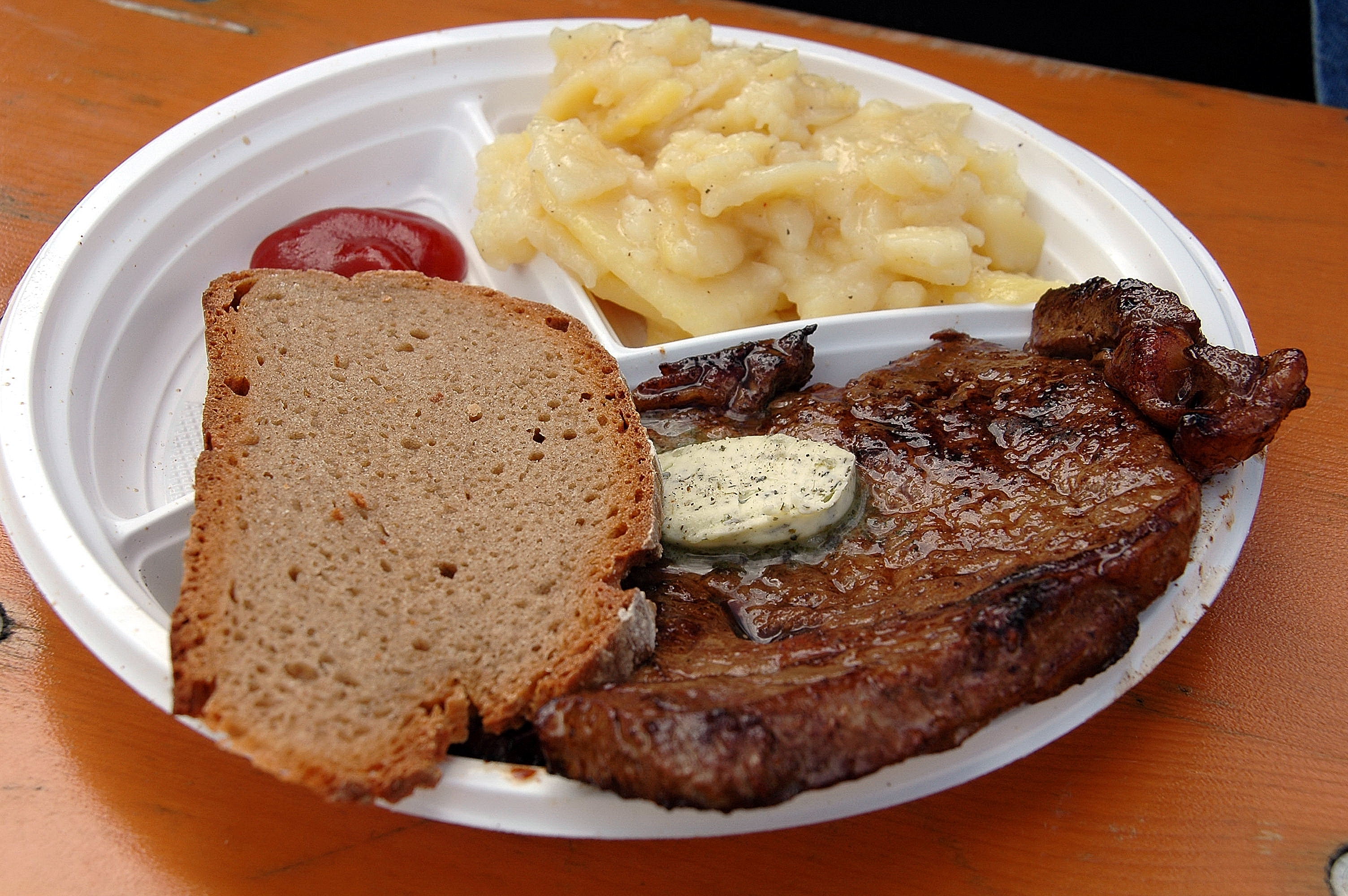 Ossiacher_Tauern_Rindfleischfest_Beef-Steak_13082006_04.jpg