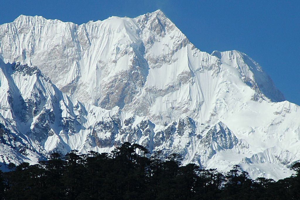 Kangchenjunga_East_Face_from_Zemu_Glacier.jpg