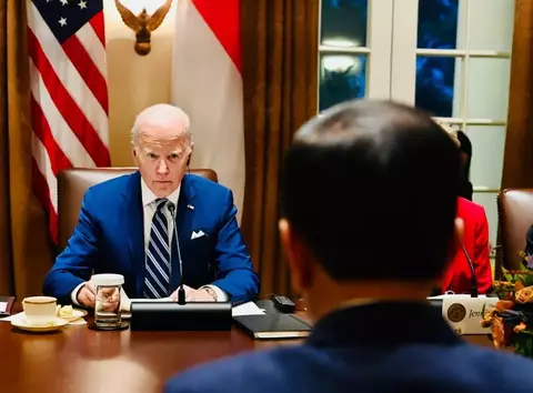 US President Joe Biden sits across from his Indonesian counterpart Joko Jokowi Widodo during a bilateral meeting at the White House on Nov. 13, 2023. (Photo Courtesy of Presidential Press Bureau)