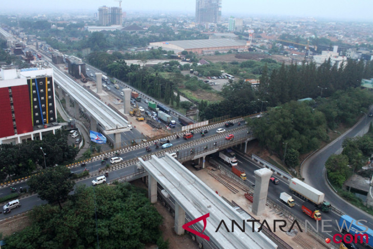 penutupan-lajur-tol-jakarta-cikampek.jpg