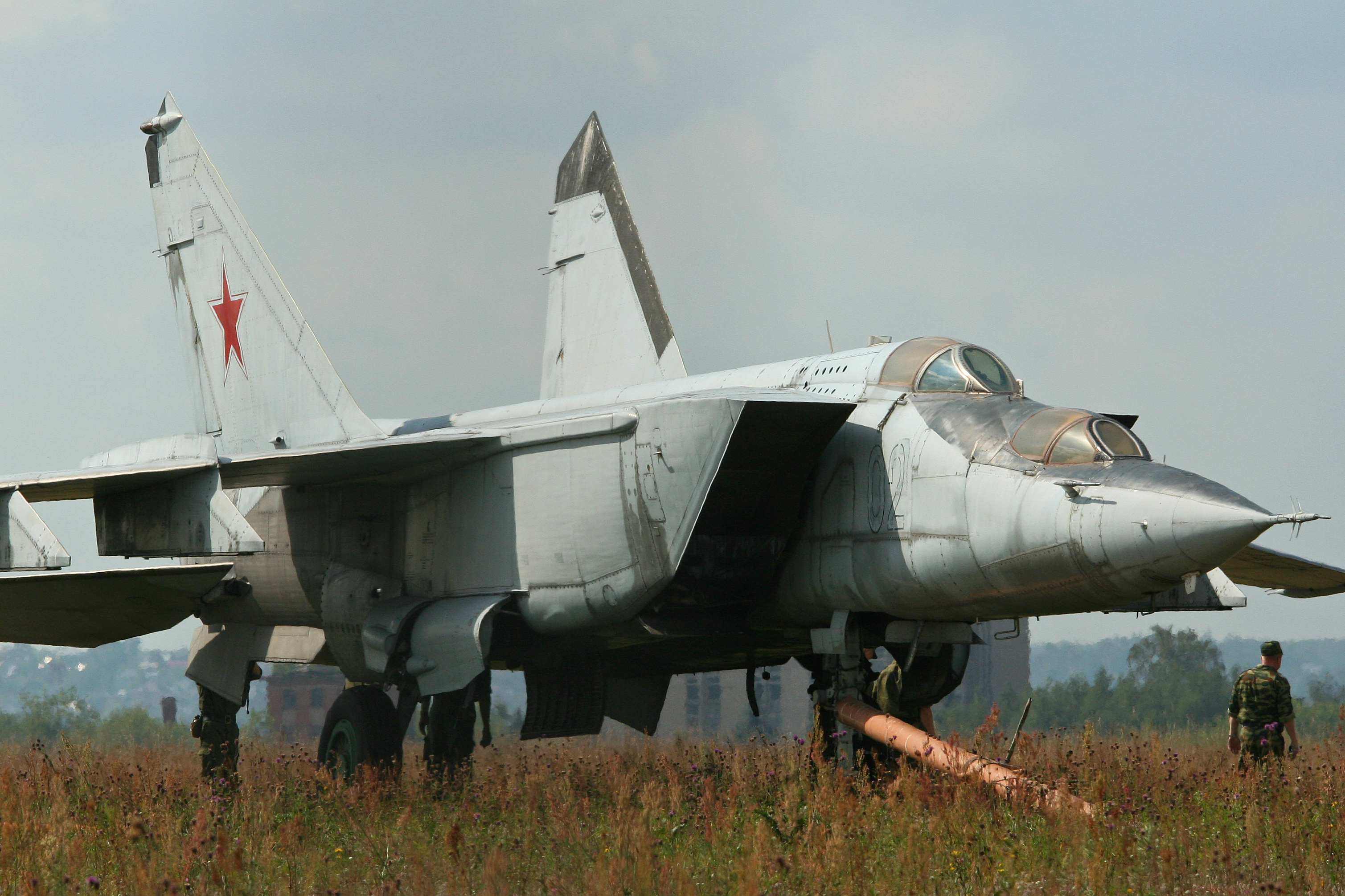 Mikoyan_MiG-25PU-SOTN_Foxbat-C_02_blue_(8605743456).jpg