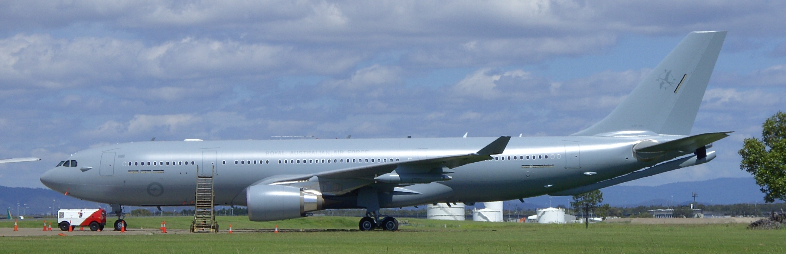 KC-30A_RAAF_YBBN_20111106.jpg