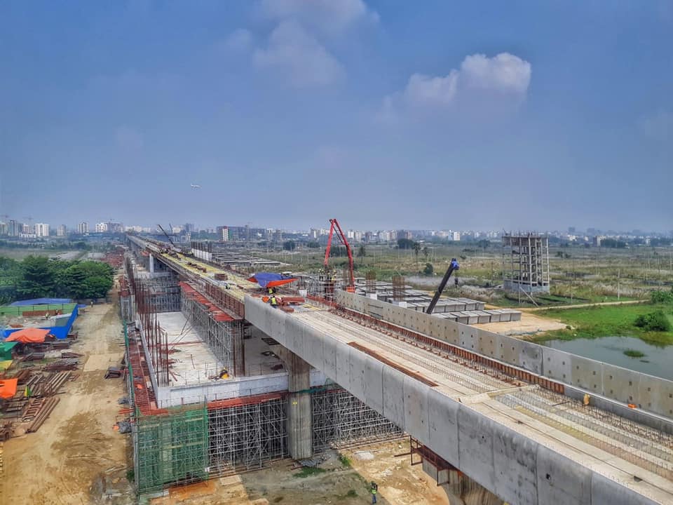 Dhaka_Metro_rail_station_work_progress.jpg