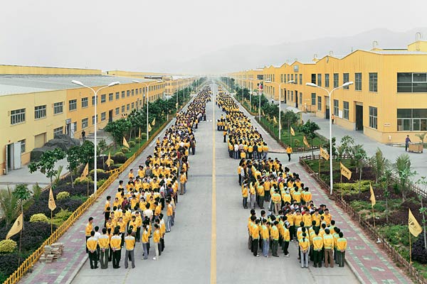 chinese-factory-with-workers.jpg