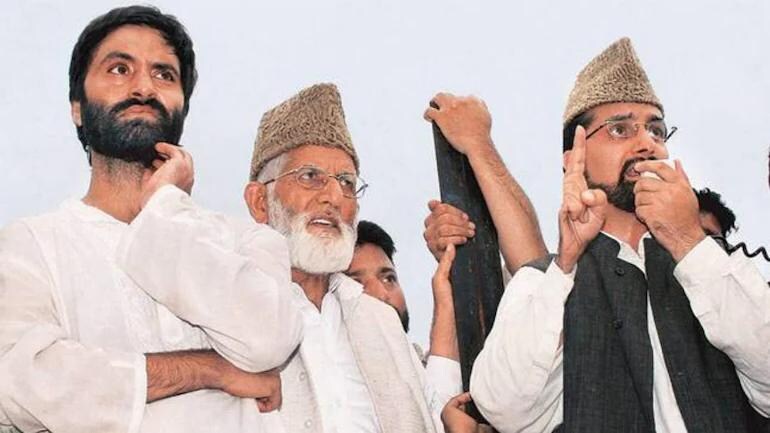 Ban under UAPA likely to be imposed on both factions of Hurriyat Conference, say officials