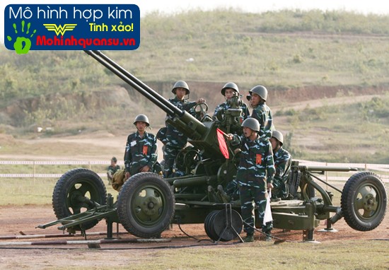 phao-phong-khong-37mm-tren-tran-dia.jpg