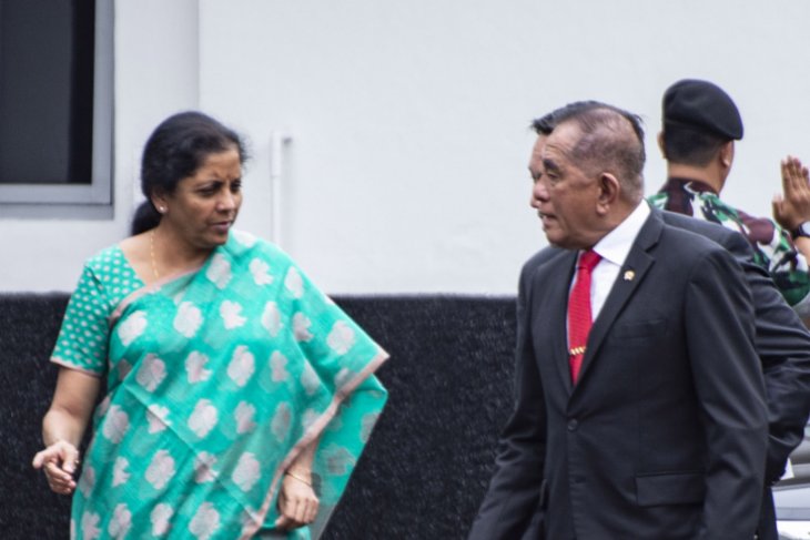 Kunjungan-Menteri-Pertahanan-India-231018-aaa-1.jpg