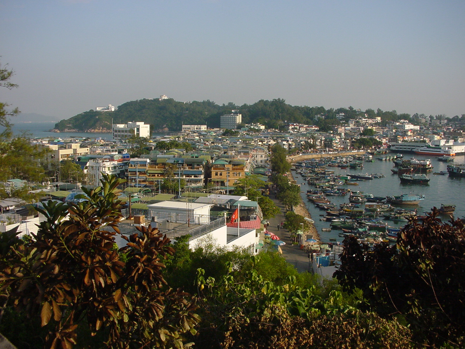 Western_sight_of_Cheung_Chau.jpg