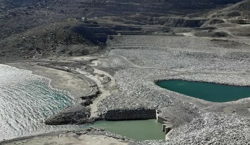  The Sadpara dam, once full to the brim, dried up in summers. 