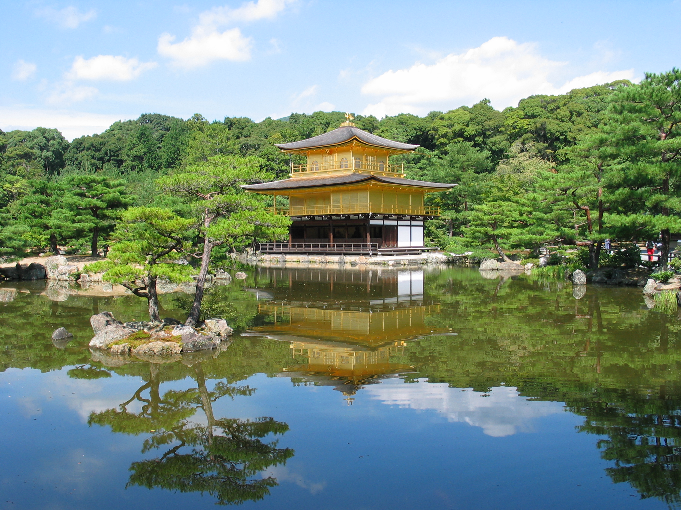 Kinkakuji_2004-09-21.jpg