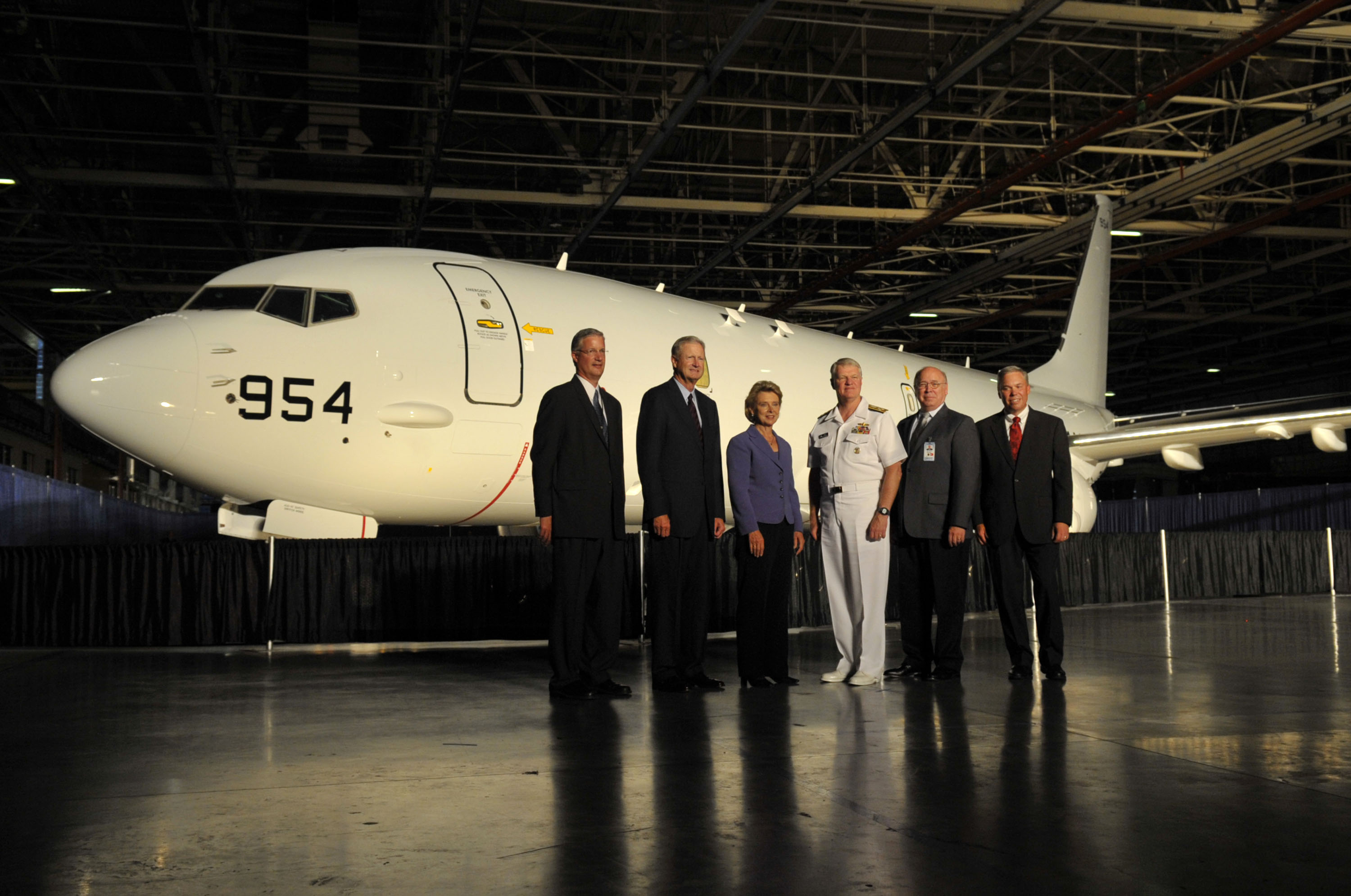 Boeing_P-8A_rollout_30_July_2009.jpg