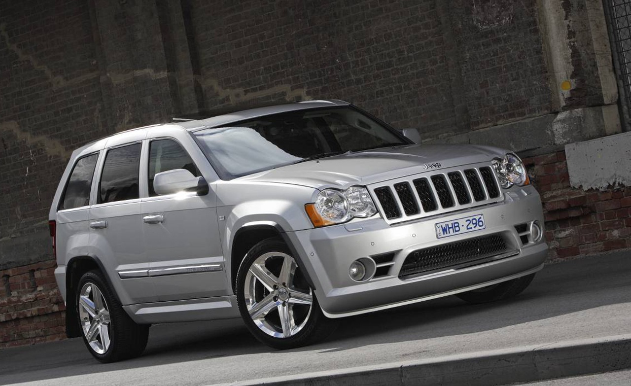 jeep-gcher-srt8-01.jpg