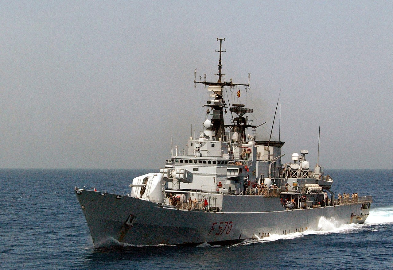 1280px-Maestrale-Class_MAESTRALE_%28F_570%29.jpg