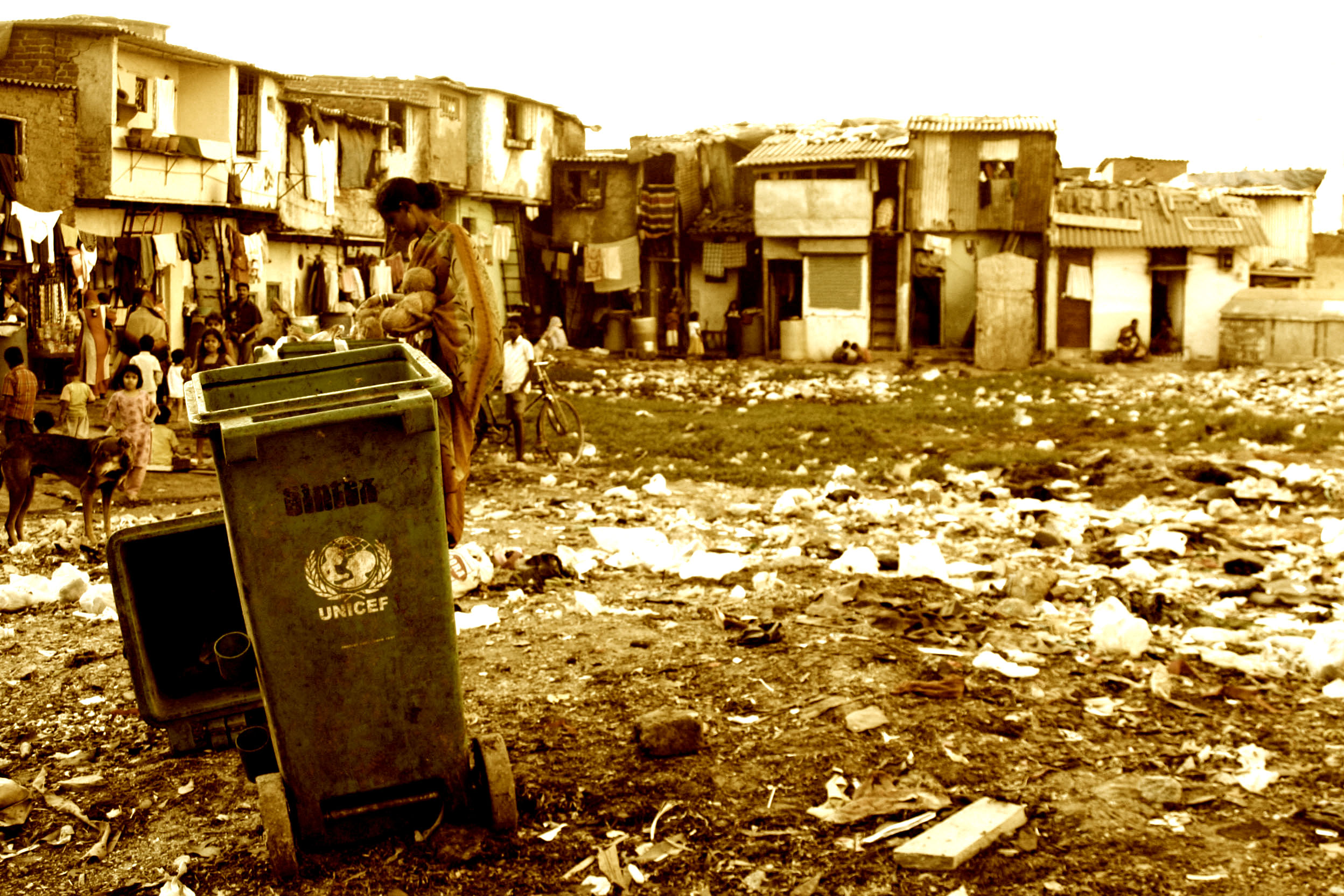 Dharavi_UNICEF_rubbish_.jpg