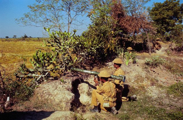 1971-Pakistansoldiers4dec.jpg