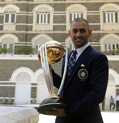 dhoni_bald_head_photo.jpg