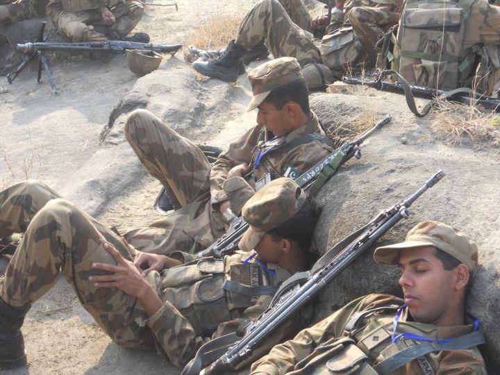 pakistan+army+soldiers+sleeping.jpg