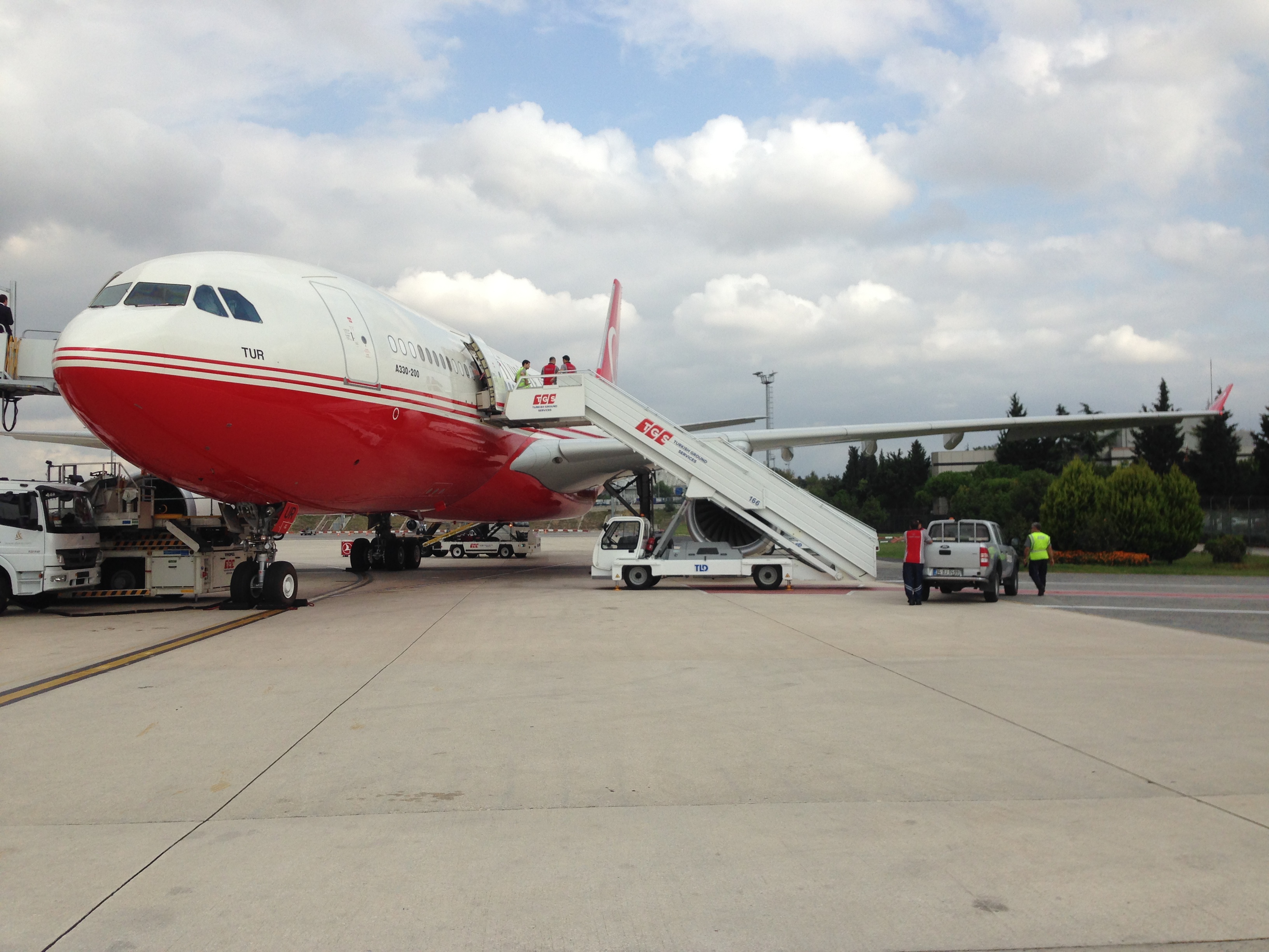 Turkish-Republic_Airbus-A330_TC-TUR_005.jpg