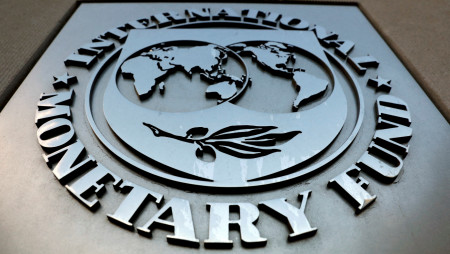 The International Monetary Fund (IMF) logo is seen outside the headquarters building in Washington, U.S., September 4, 2018. REUTERS/Yuri Gripas/File Photo