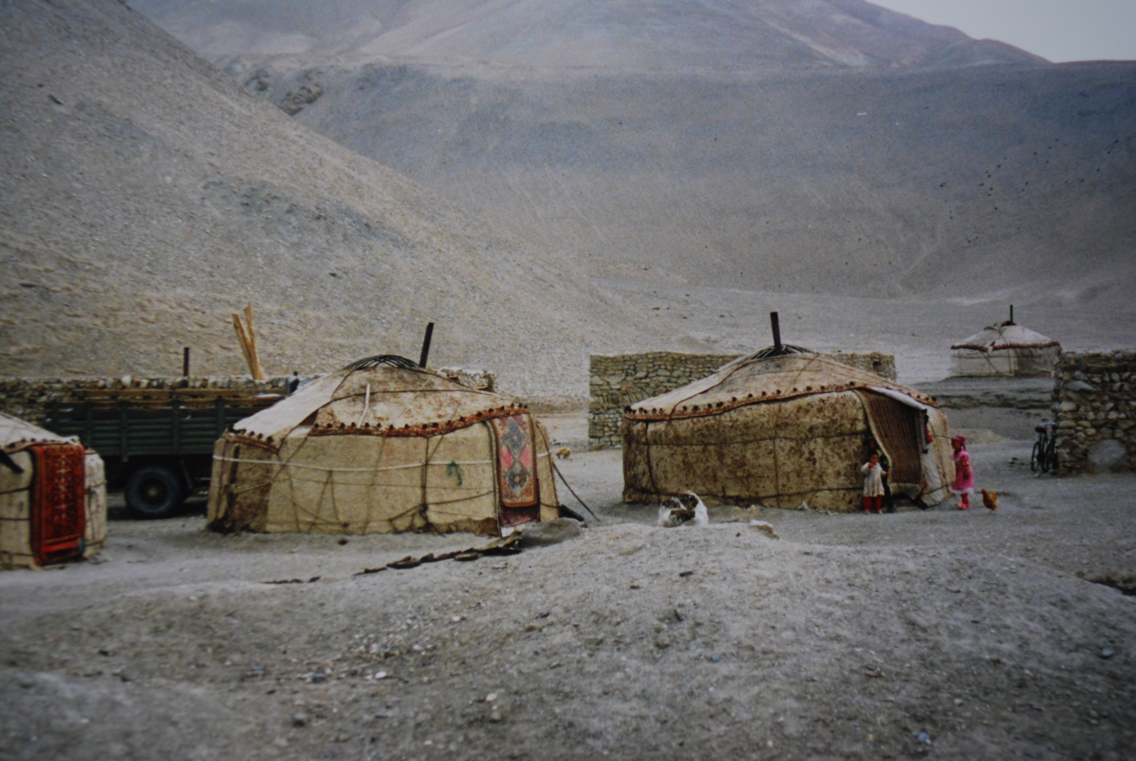 Yurt_of_Kyrgyz%2CKizilsu_Kirghiz_Autonomous_Pref.%2CXinjiang%2Cchina.JPG