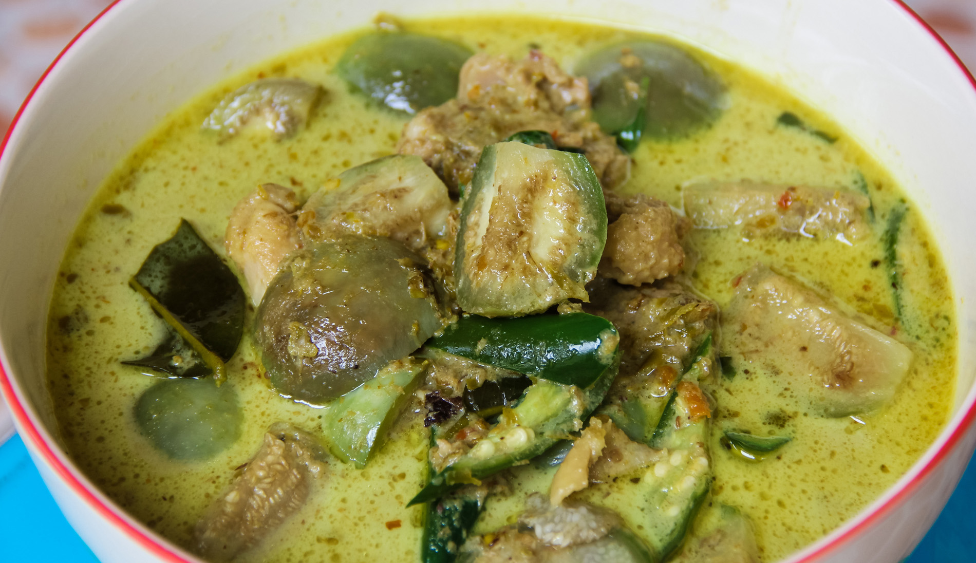 151215114726-40-thai-food-3-green-curry.jpg