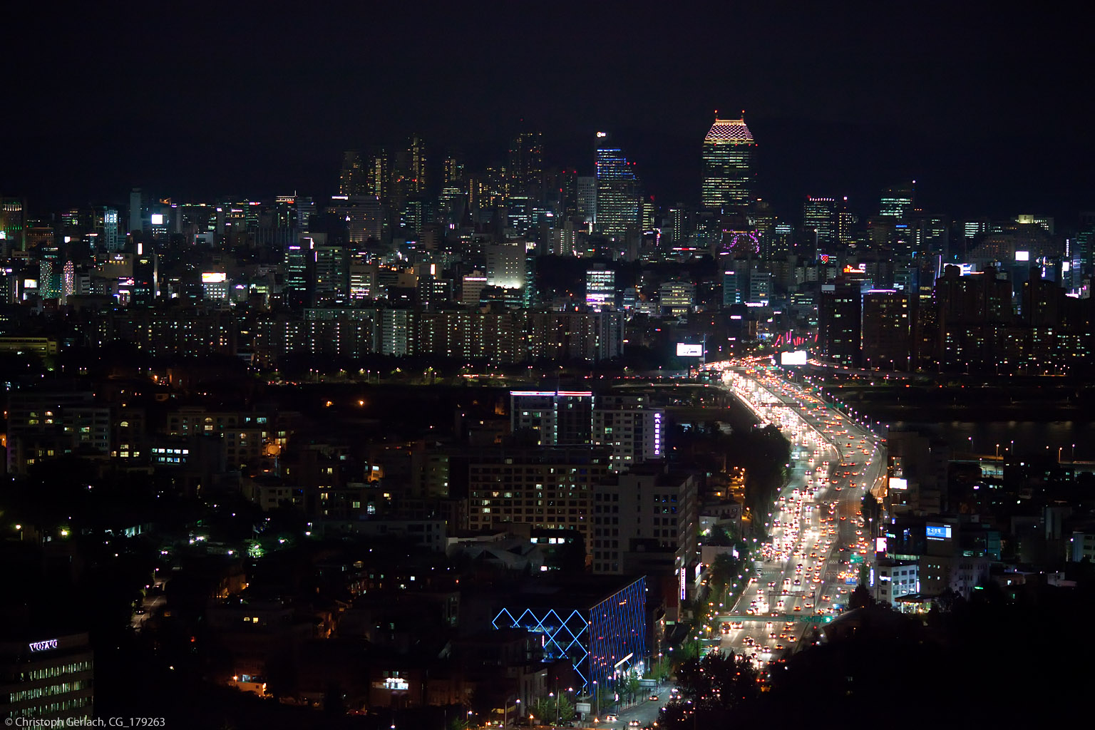 seoul_yeouido_skyline_by_night_by_christophgerlach-d49k8p3.jpg