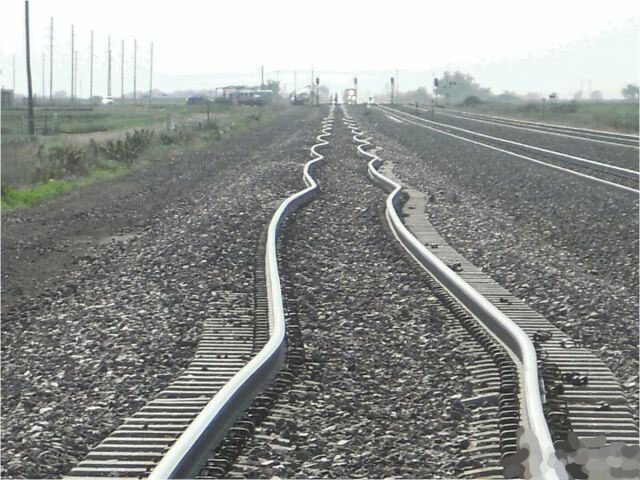 zig-zag-railway-line-track-funny.jpg