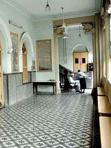 parsi-temple-inside.jpg